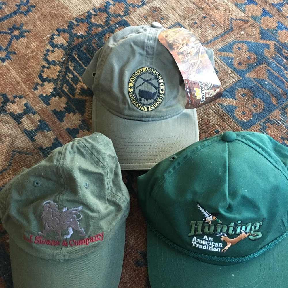 2 Hunting logo ball caps